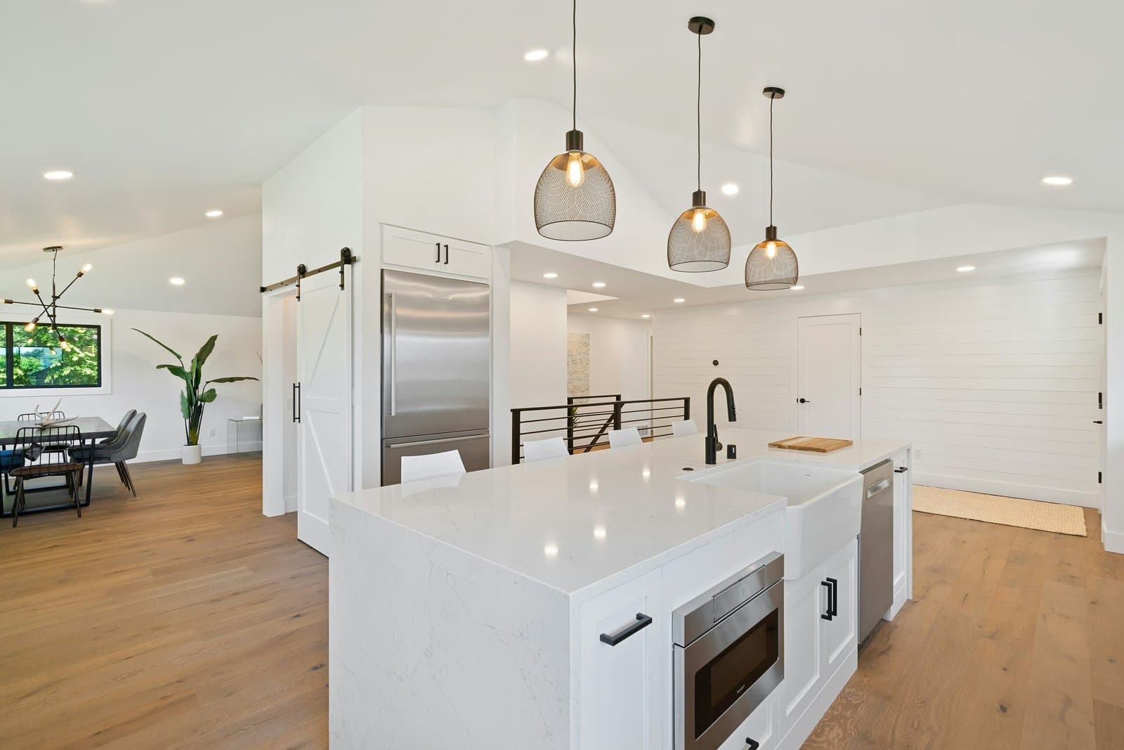 Questions to Ask Before Hiring a Remodeling Contractor in St. Louis